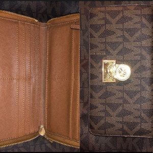 MICHAEL KORS — Zip Around Hamilton Wallet Lock